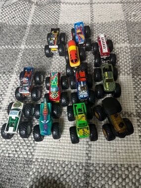 (12) Hot Wheels Monster Trucks